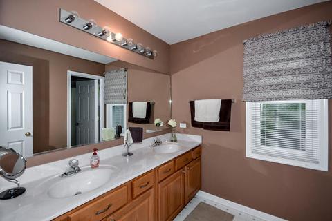 1470 Pheasant Trail Ct, Hoffman Estates, IL 60192 photo 30