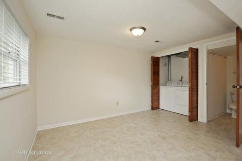 35 W925 David Dr, Elgin, IL 60123 photo 5