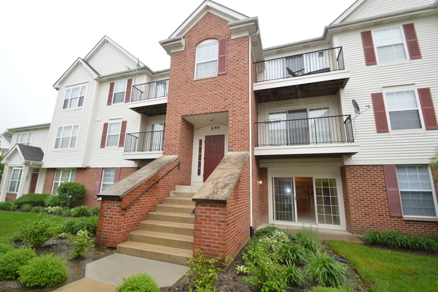 690 Mill Cir #105, Wheeling, IL 60090 photo 2