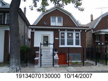 5921 S Artesian Ave, Chicago, IL 60629 photo 1