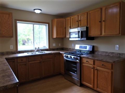 421 E 6th St, Belvidere, IL 61008 photo 7