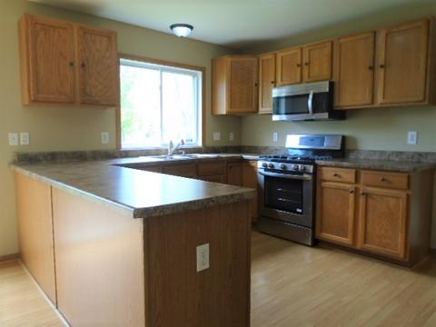 421 E 6th St, Belvidere, IL 61008 photo 5