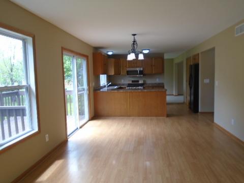421 E 6th St, Belvidere, IL 61008 photo 9