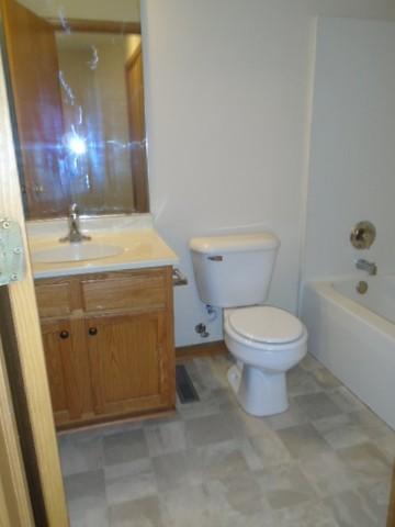 421 E 6th St, Belvidere, IL 61008 photo 11