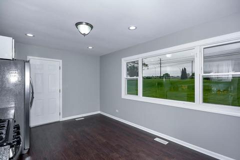 580 Northview Ln, Hoffman Estates, IL 60169 photo 8