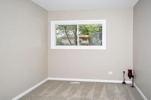 580 Northview Ln, Hoffman Estates, IL 60169 photo 12