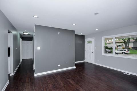 580 Northview Ln, Hoffman Estates, IL 60169 photo 3