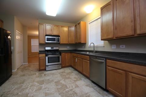 857 Linden Cir, Hoffman Estates, IL 60169 photo 4