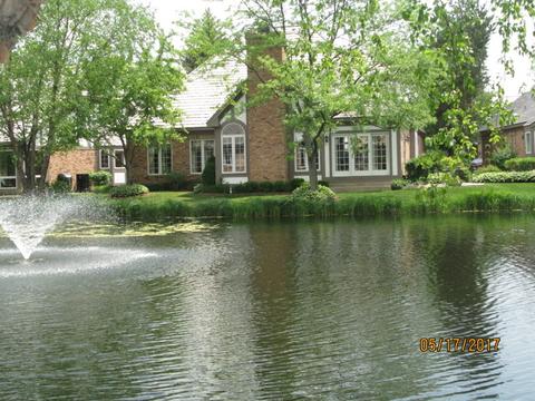 38 Lancaster Ct, Burr Ridge, IL 60527 photo 2