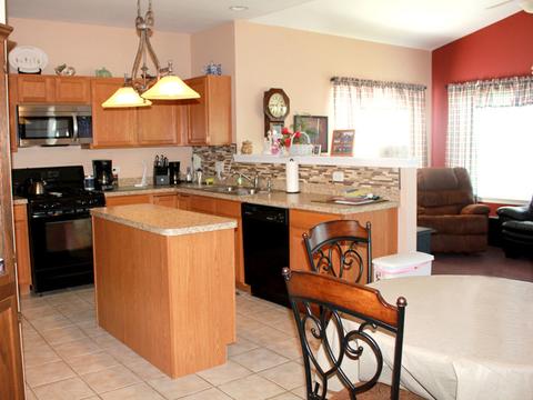 2390 Mayfield Dr, Montgomery, IL 60538 photo 4