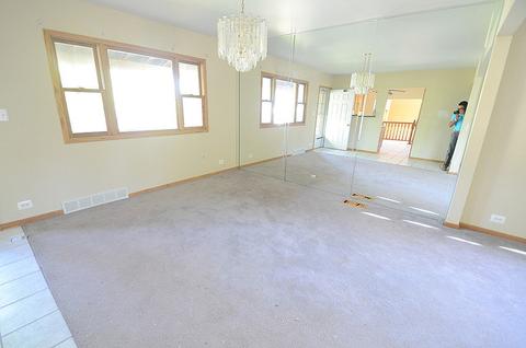 515 Aller Ave, Elgin, IL 60120 photo 5