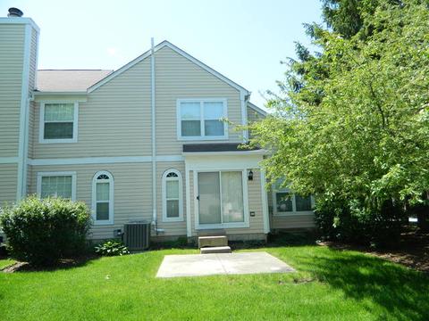 4597 Jade Ln, Hoffman Estates, IL 60192 photo 2