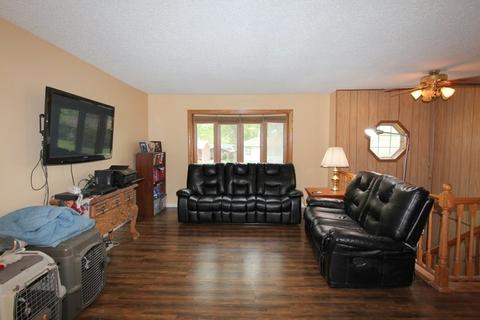 4315 Prairie Ave, Mchenry, IL 60050 photo 2