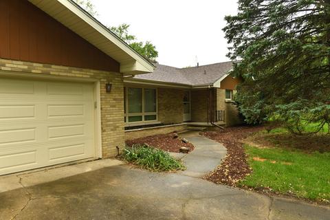 205 Julie Dr, Kankakee, IL 60901 photo 2