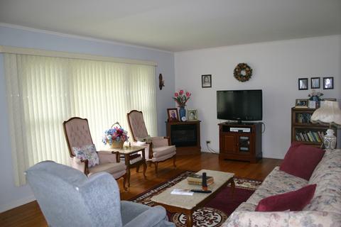 45 N Meyer Ct, Des Plaines, IL 60016 photo 3