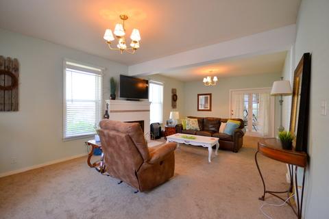 620 Bissell St, Ottawa, IL 61350 photo 3