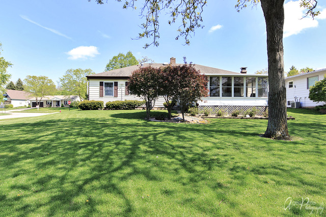 923 Royal Dr, Mchenry, IL 60050 photo 4