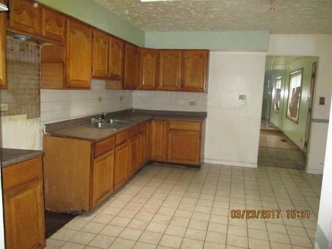 15216 Troy Ave, Markham, IL 60428 photo 4