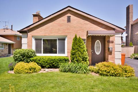8836 44th Pl, Brookfield, IL 60513 photo 1