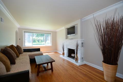 8836 44th Pl, Brookfield, IL 60513 photo 4