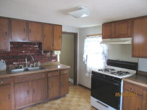 520 E Mckenney St, Dixon, IL 61021 photo 4