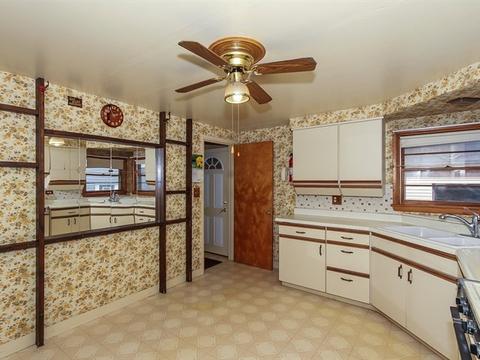 815 Orange St, Elgin, IL 60123 photo 9