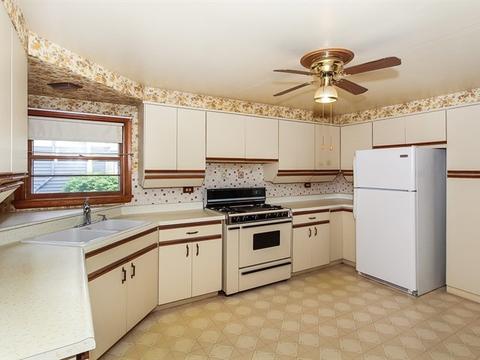 815 Orange St, Elgin, IL 60123 photo 8