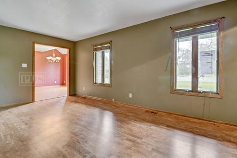850 E Harper Dr, Morris, IL 60450 photo 4