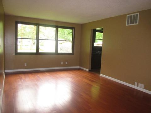 6388 E Flora St E, Kankakee, IL 60901 photo 3