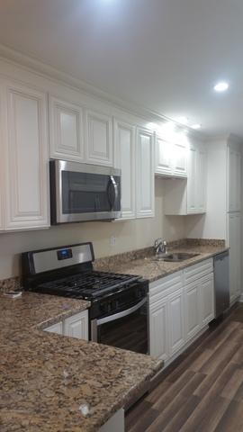 330 W Wayne Pl, Wheeling, IL 60090 photo 2