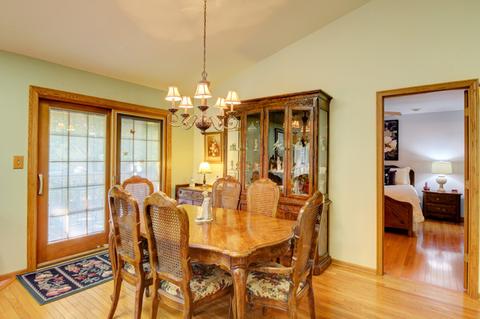 580 Foster Ave, Bartlett, IL 60103 photo 8