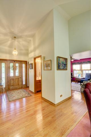 580 Foster Ave, Bartlett, IL 60103 photo 4