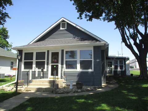 222 W Devlin St, Spring Valley, IL 61362 photo 1