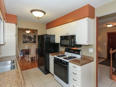 305 Terrace Dr, Bartlett, IL 60103 photo 7
