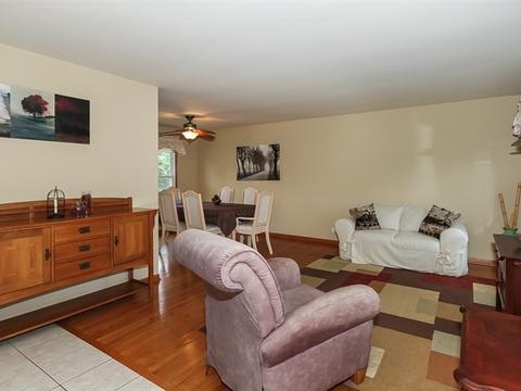 305 Terrace Dr, Bartlett, IL 60103 photo 4