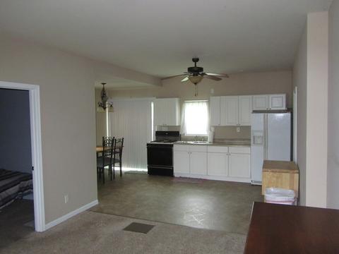 318 W Cherry St, Compton, IL 61318 photo 2