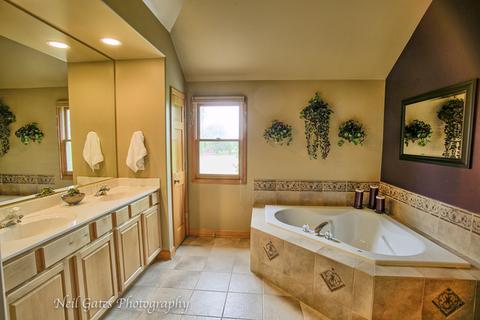 2108 Gardner Cir E, Aurora, IL 60503 photo 48