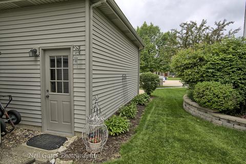 2108 Gardner Cir E, Aurora, IL 60503 photo 23