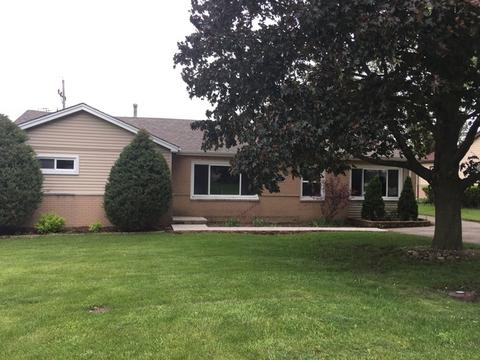 82 E Berkley Ln, Hoffman Estates, IL 60169 photo 1