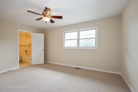 9903 Amanda Ln, Algonquin, IL 60102 photo 4