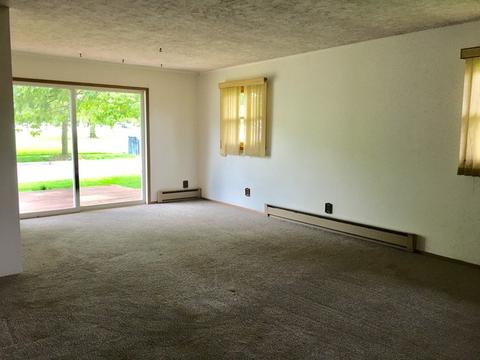 122 E Glover St, Ottawa, IL 61350 photo 8