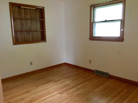 122 E Glover St, Ottawa, IL 61350 photo 10