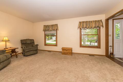 516 Maple Ave, Elburn, IL 60119 photo 8
