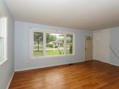 2410 Dove St, Rolling Meadows, IL 60008 photo 4
