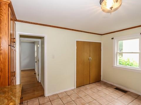 2410 Dove St, Rolling Meadows, IL 60008 photo 8