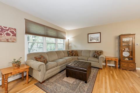 2104 Glencoe St, Wheaton, IL 60187 photo 4