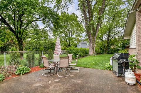 2104 Glencoe St, Wheaton, IL 60187 photo 25