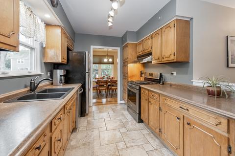 2104 Glencoe St, Wheaton, IL 60187 photo 7