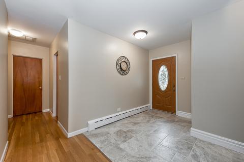 2104 Glencoe St, Wheaton, IL 60187 photo 3