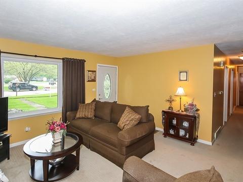 9 N511 Irwin Dr, Elgin, IL 60123 photo 5